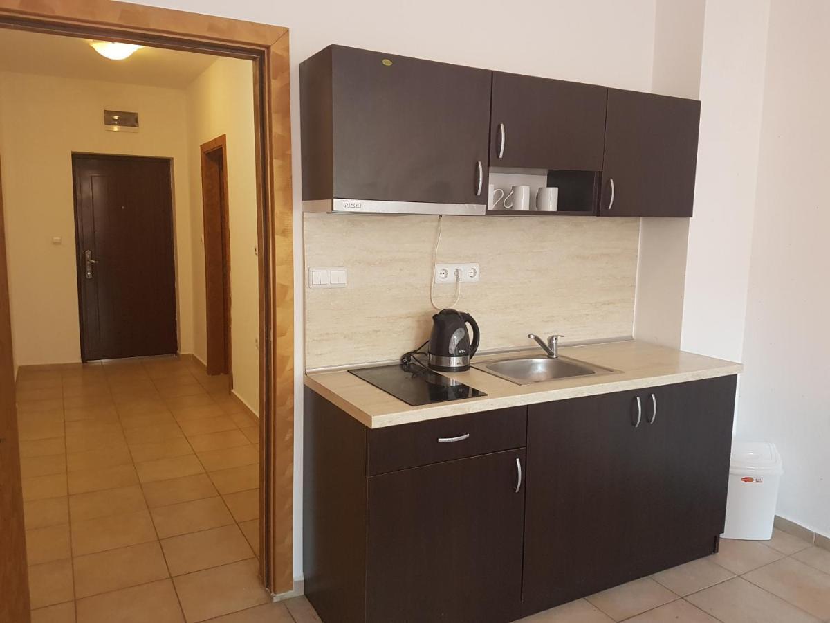 Salt Lake Aparthotel Поморие Экстерьер фото