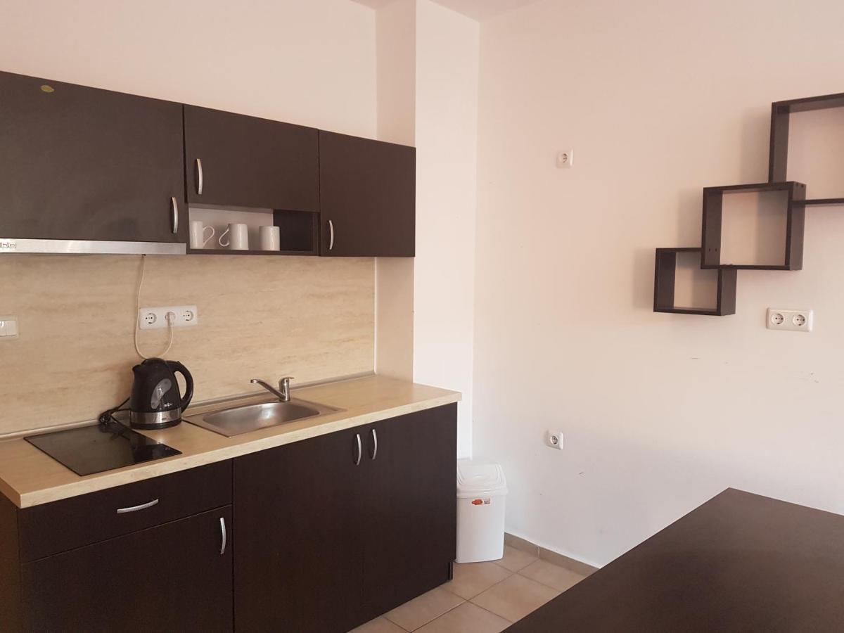 Salt Lake Aparthotel Поморие Экстерьер фото